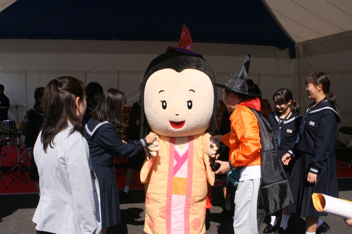 商店街横断ハロウィンフェスタin宝町大通り1