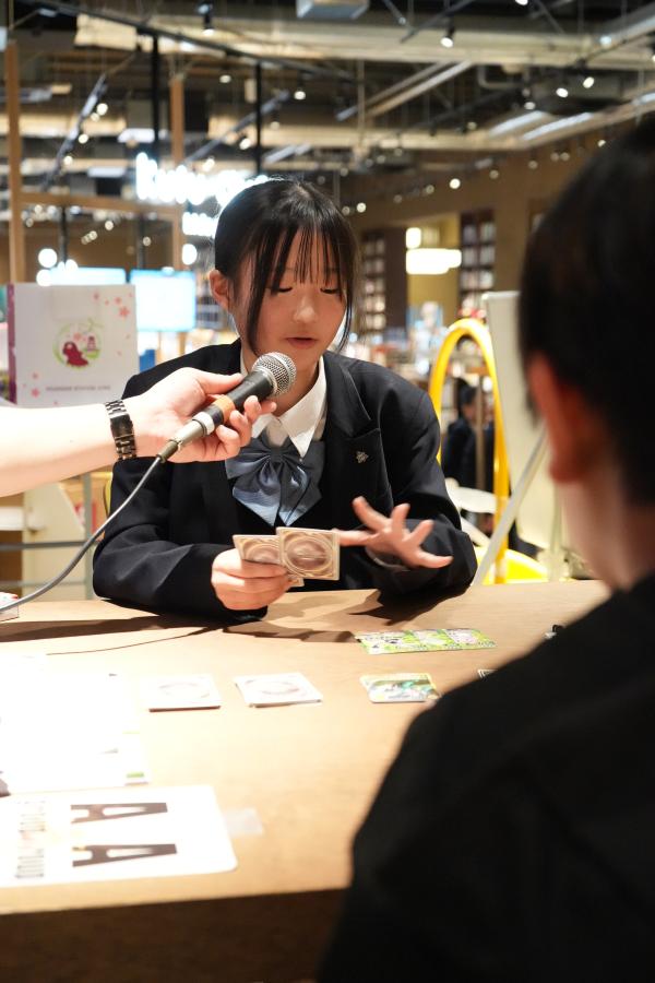 カード大会_決勝対戦ひな