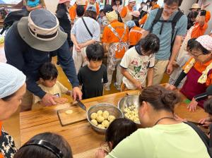 赤十字炊出し